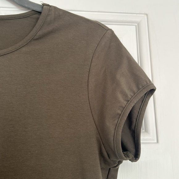 NWT graphic tee - Picture 5 of 6